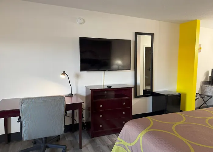 Super 8 By Wyndham Monticello Ar