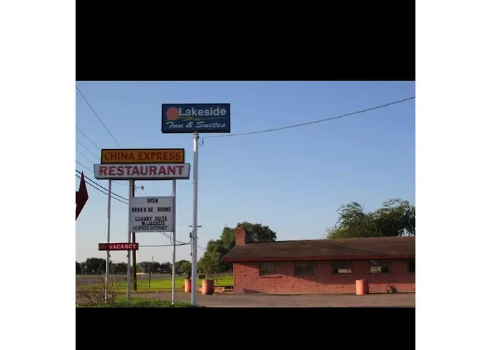 Lakeside Inn & Suites By Oyo Mathis I 37