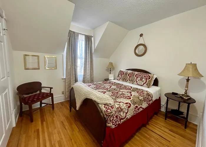 Dr Combackers Historic 1880S Home