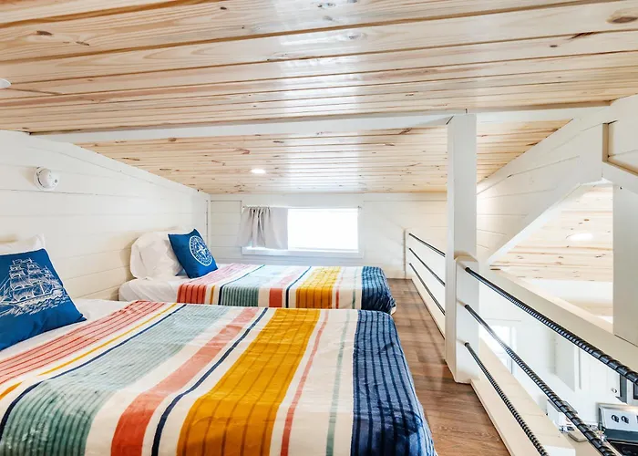 4 Heron Haus, Luxury Tiny House, Pet Friendly, Mins To Downtown Guntersville
