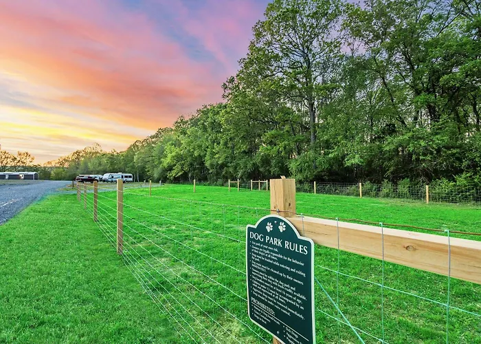 6 A Little Wanderlust Lux Tiny House, Firepit, Boat Parking, 5 Mins To Lake, Downtown