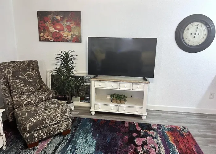 Private Lower Level Suite In Home-Sep Entrance!