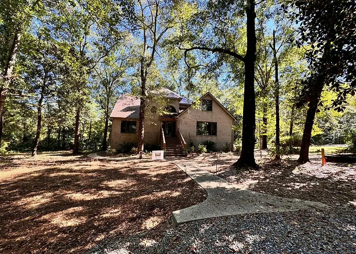Daphne River Villa