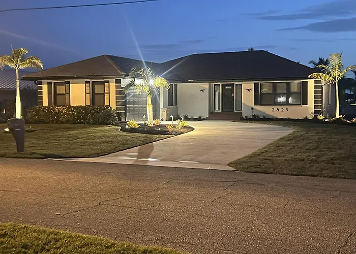 Water Water Water - Newly Renovated 3Br, 2 Bath Canal Front Home In Punta Gorda Isles