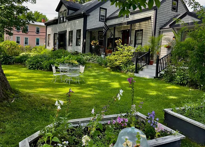 Recharge At Tranquil Sea Salt Cottage In Historic Wiscasset