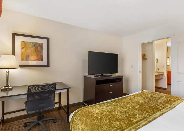 Best Western Luxury Inn