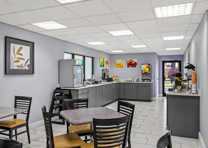 Quality Inn Oak Grove Fort Campbell