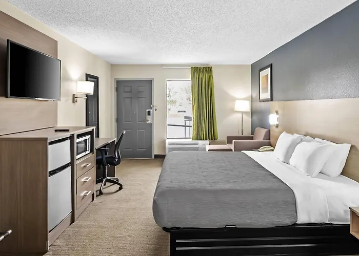 Quality Inn Oak Grove Fort Campbell