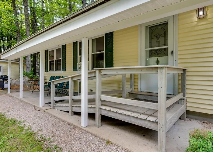 Outdoor Exploration: Quaint North Conway Cottage!