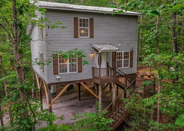 Serenity Escape Treehouse On 14 Acres Near Little River Canyon