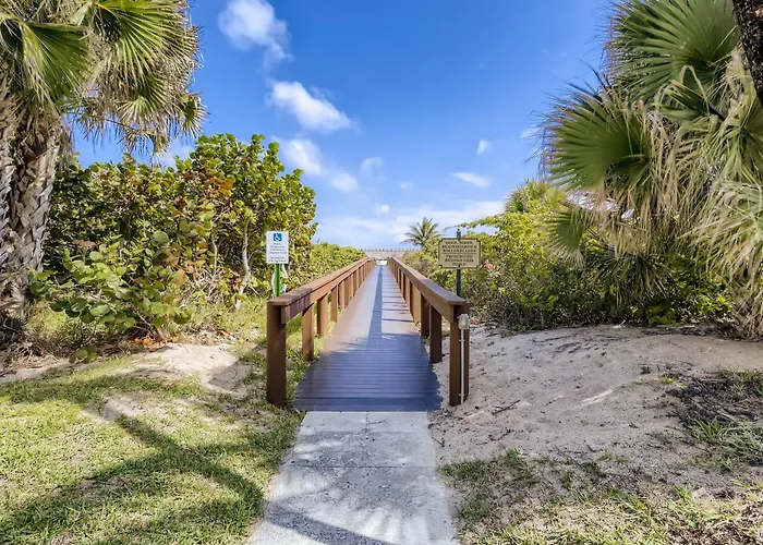 Sii 1 Bedroom Tropical Gem!