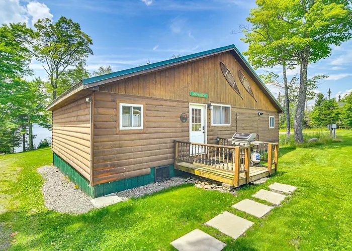 Rustic Cabin Retreat On Rangeley Lake!