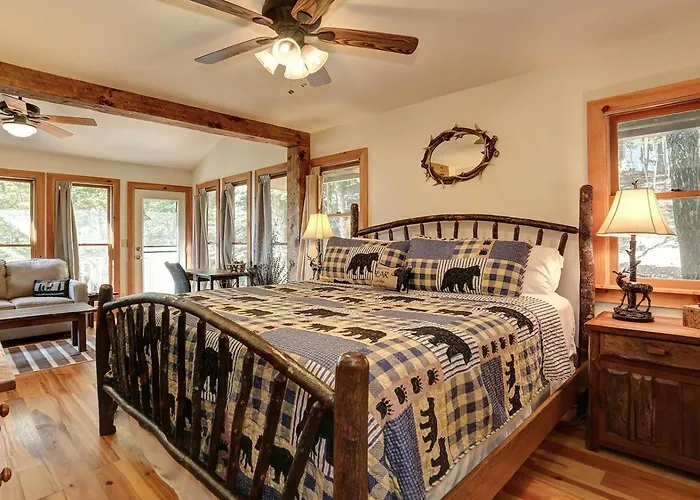 Wine Down Cottage - Mountain Views Sip Wine Fireside Watch Netflix Play Golf