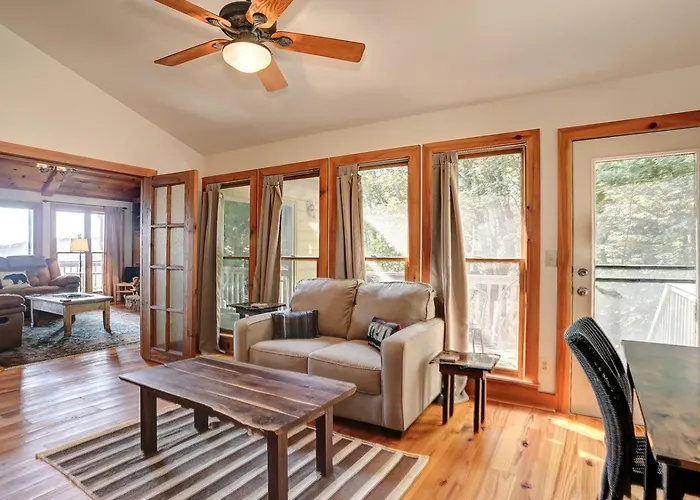 Wine Down Cottage - Mountain Views Sip Wine Fireside Watch Netflix Play Golf