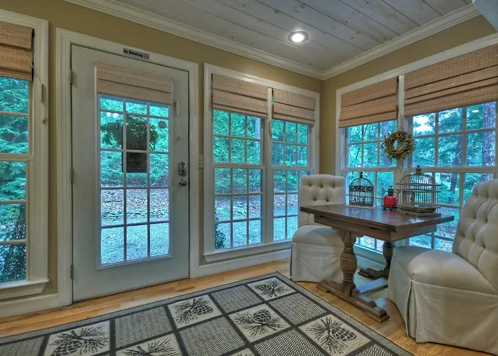 Southern Living Cottage Cozy Up By The Fire Relax On The Porch And Enjoy Peaceful Surroundings