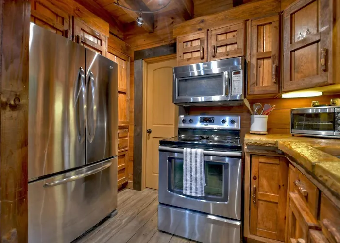 Your Happy Place - Riverfront - Private Hot Tub - Outdoor Lounge W Fireplace + Tv
