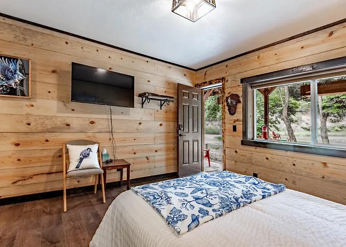 Lake Village Lodge