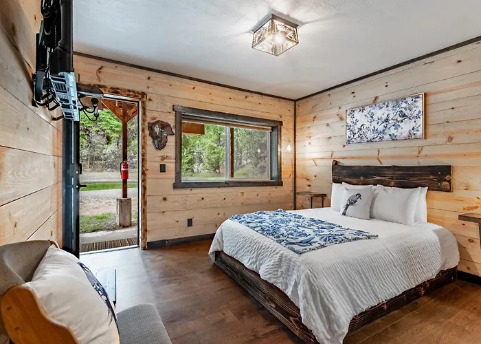 Lake Village Lodge