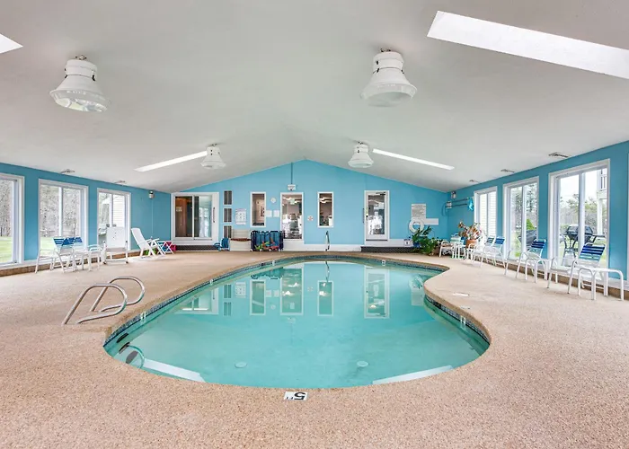 2 Mi To Drakes Island Beach: Condo W/ Porch!