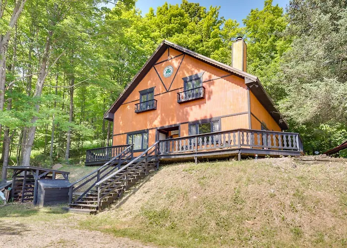 Outdoor Lover'S Paradise: Slopeside Cabin!