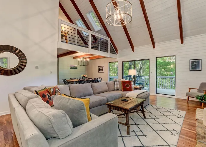 Mountain Paradise - Play Games + Enjoy Wooded Serenity!