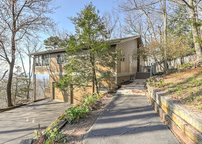 The Grateful Den - Cozy Retreat In Big Canoe