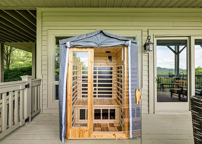 Water Views! Group-Friendly Lake Glenville Home