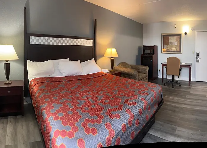 Coratel Inn And Suites By Jasper Roseville
