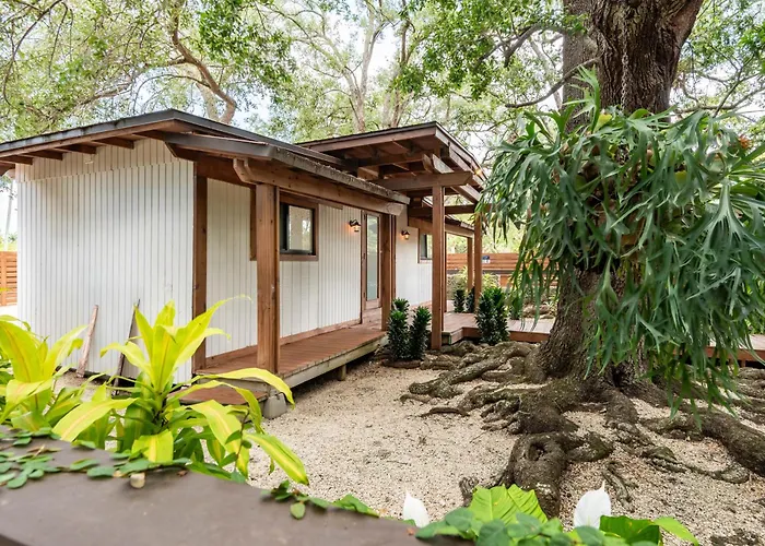 Quiet Zen Tiny House In Japanese Garden