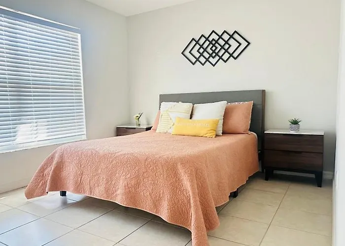 3 Bedrooms Orlando Pool Home And Lake View