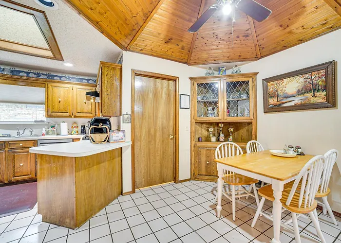 Pet-Friendly Home W/ Pool - 8 Mi To Central Plano!
