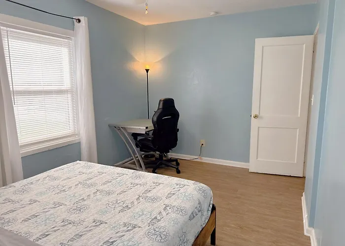 2 Cozy Bedroom With Huge Yard