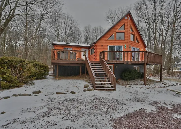 New ! Lake Front Lookout Log Cabin! Private Lake !