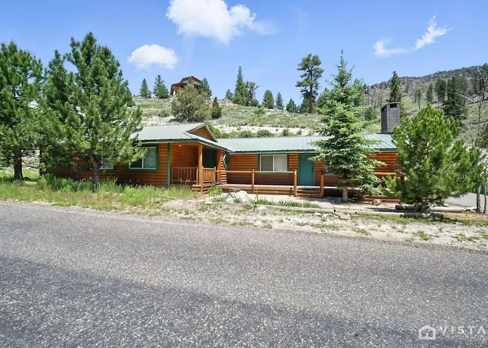 Stunning Log Cabin Close To Panguitch Lake