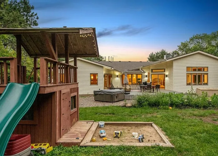 3 Acre Stillwater Oasis,Min From Downtown,Hot Tub