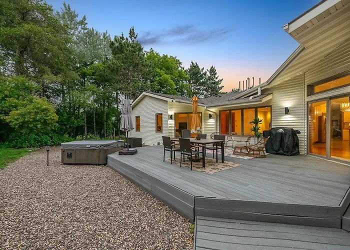 3 Acre Stillwater Oasis,Min From Downtown,Hot Tub