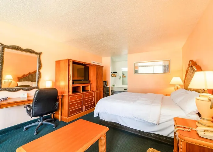 Castle Inn & Suites By Oyo Lawton