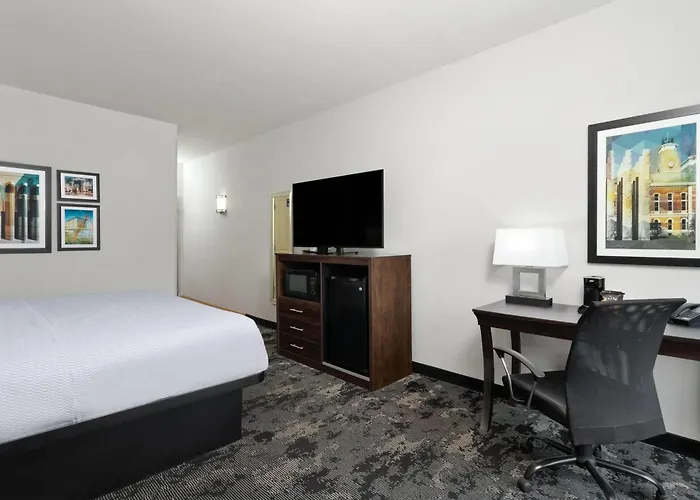 La Quinta By Wyndham Columbus - Edinburgh