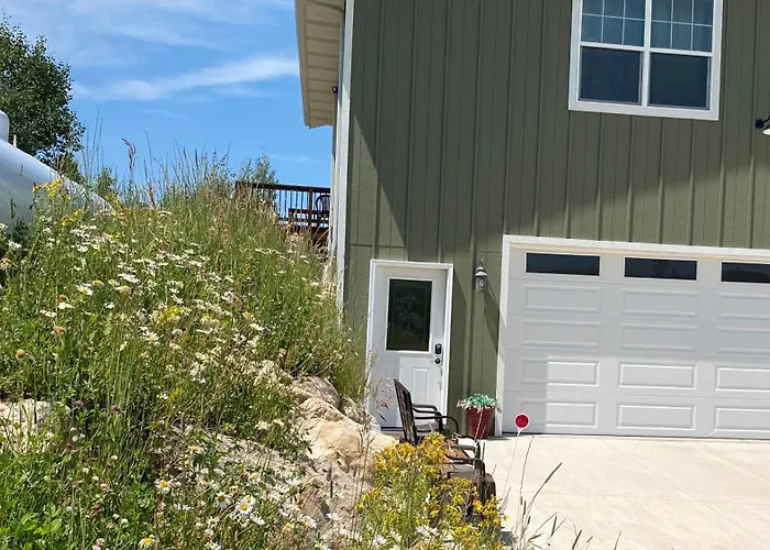 Majestic Retreat Studio