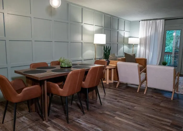 Idlewood Townhomes 3Beds Apt 3