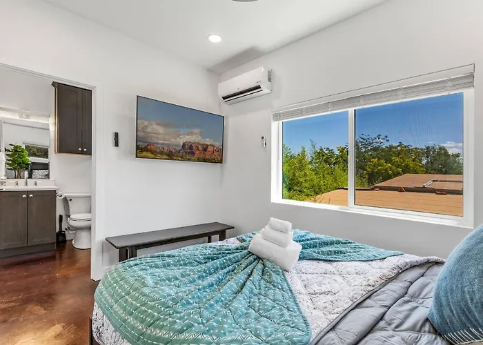 Chimney Rock Suite - Unit C - Red Rock Retreat