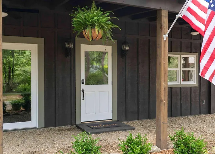 Cashiers Hideaway