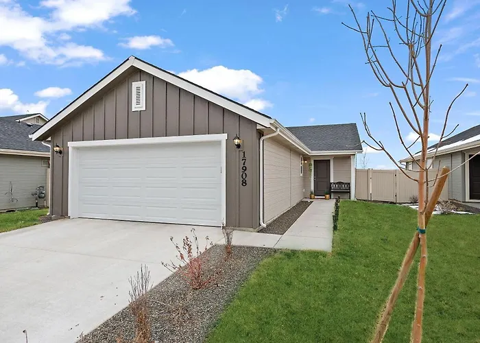 Heart Of Nampa-Hot Tub-Fenced Yard-Full Kitchen