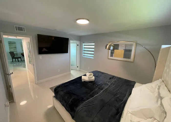 Spacious 4Br Home 5 Min From Hard Rock Stadium