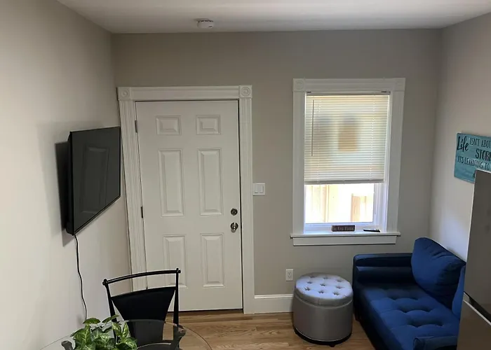 Downtown Apt King Beds Mins To Salem