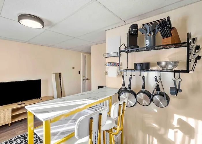 Charming And Tranquil Near Downtown And River Parking Included
