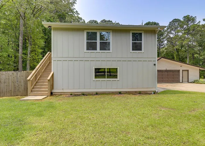 7 Mi To Trilith Studios: Atlanta Area Business Hub