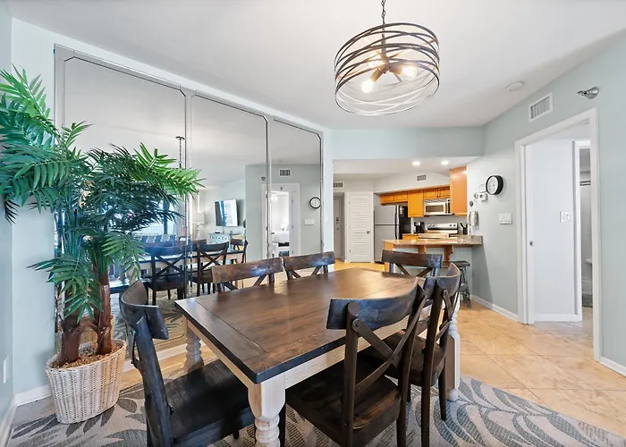 Windward Pointe Condominiums