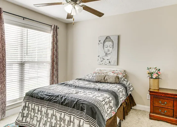 7 Mi To Dtwn Augusta: Townhome Near Shops & Eats!