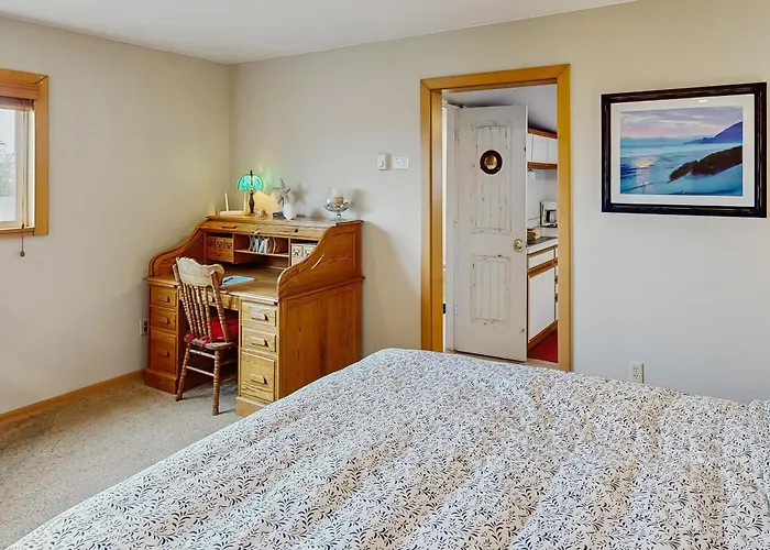 Harbor View Studio Cottage